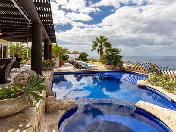 Prestigious Homes with Los Cabos