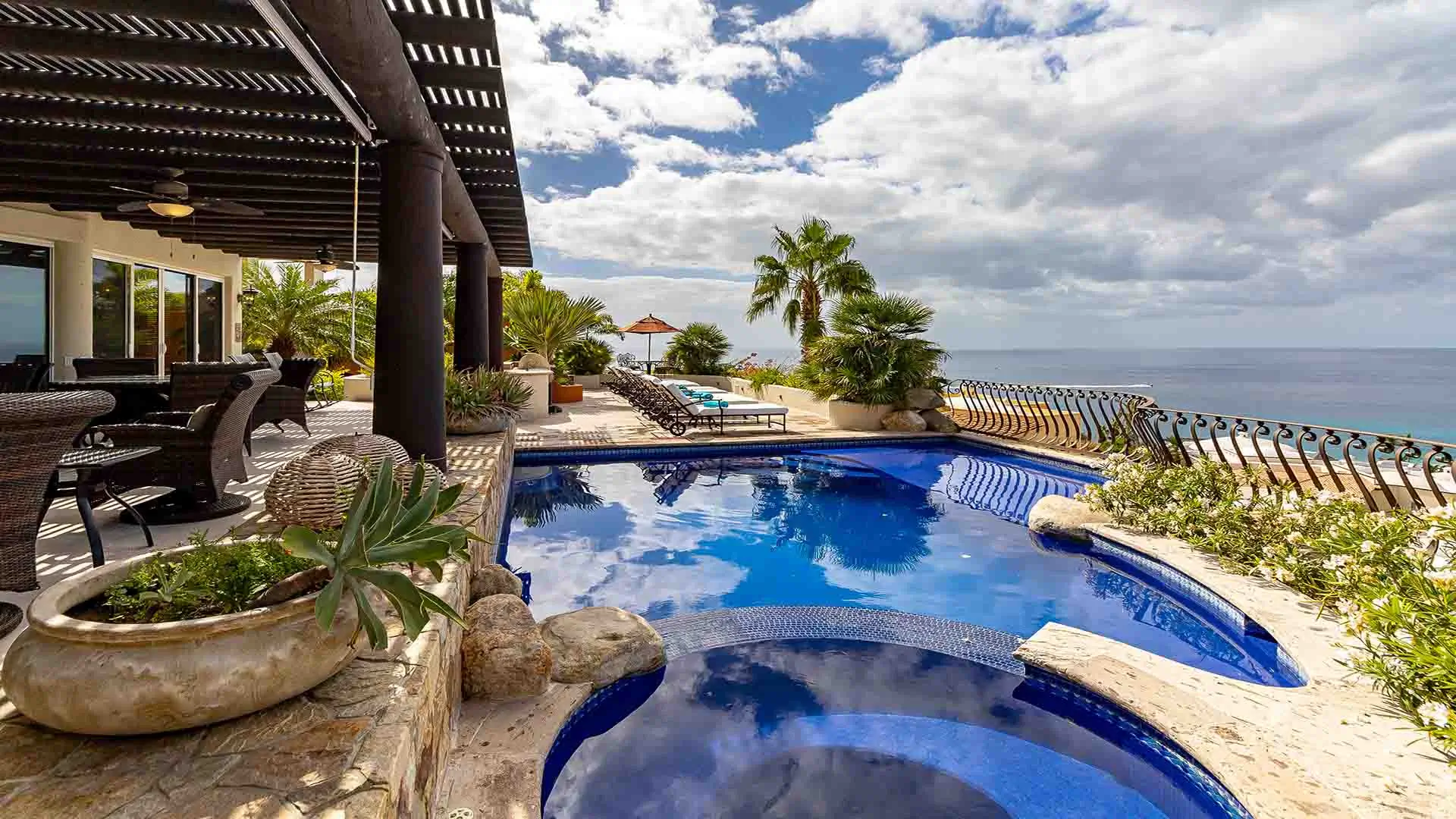 Prestigious Homes with Los Cabos