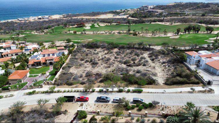 Puerto Los Cabos Fundadores Experience Serenity at Casa Luna.Presented by Custom Homes Mexico, Casa Luna is a masterwork of modern luxury, perfectly positioned along the 8th fairway of the exclusive PLC Fundadores gated community, this ocean for sale