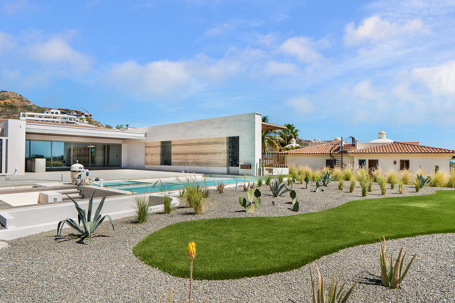 Puerto Los Cabos Fundadores Villa Maralta 62 offers contemporary coastal living in Puerto Los Cabos.This newly built 5-bedroom residence is designed around seamless indoor-outdoor flow, with main living areas opening toward the terrace, pool, and ocean for sale